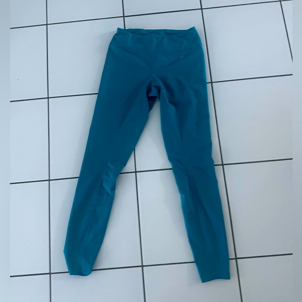 Asics leggings in small